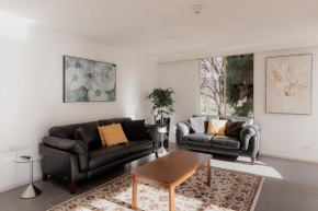 Park views in the heart of Salamanca Place
